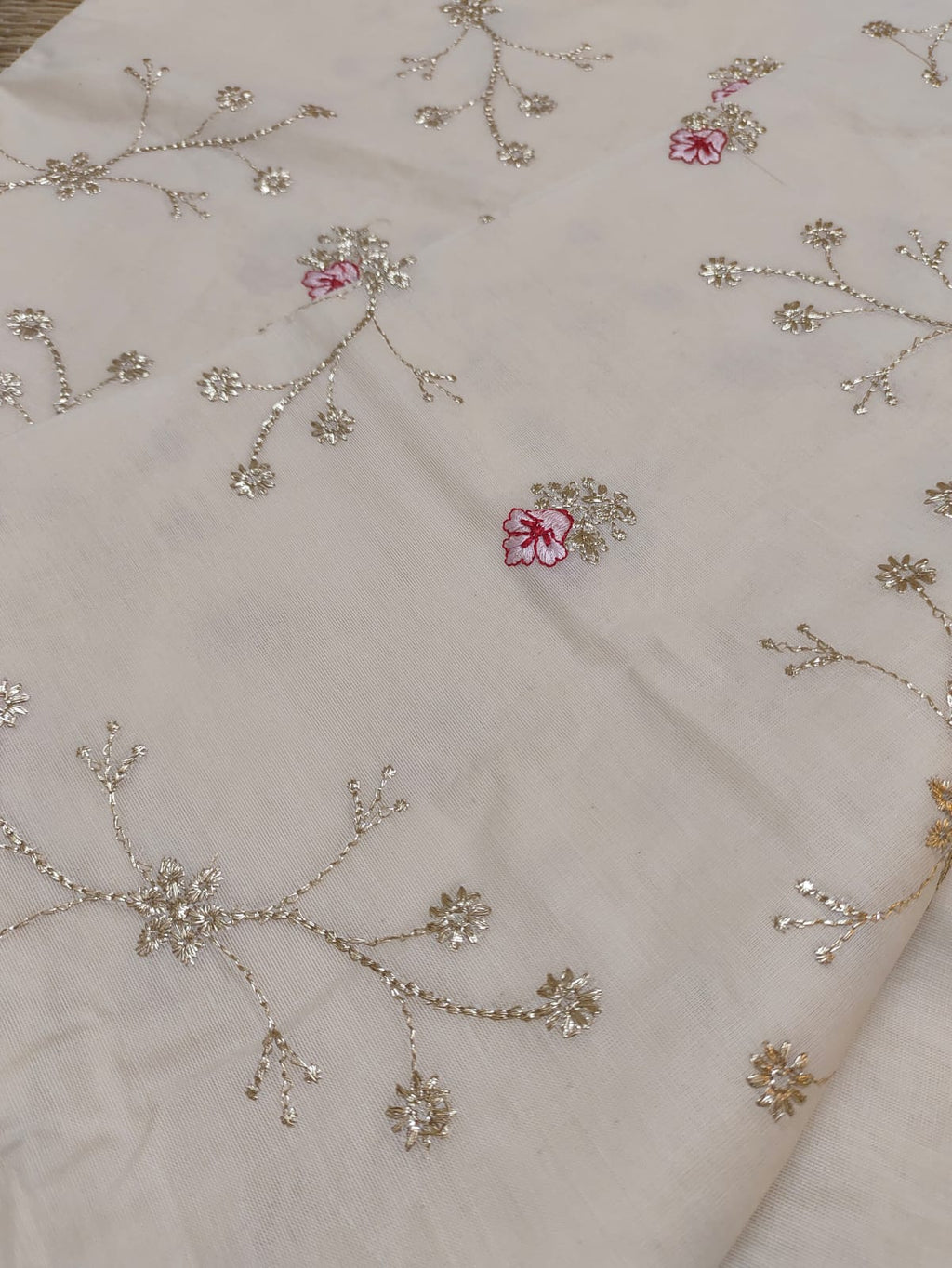 Elegant Pure Cotton Kerala Saree with Antique Zari & Scallop Embroidery
