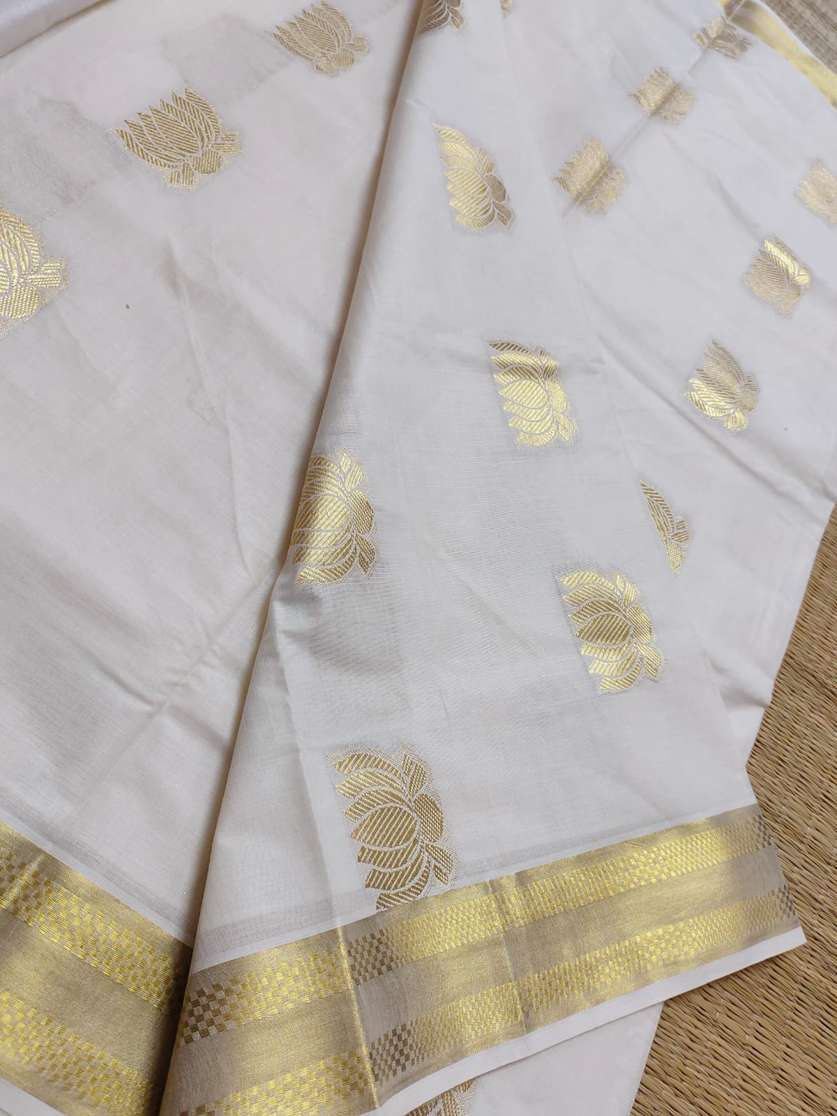 Premium Lotus Weave Cotton Kasavu Saree